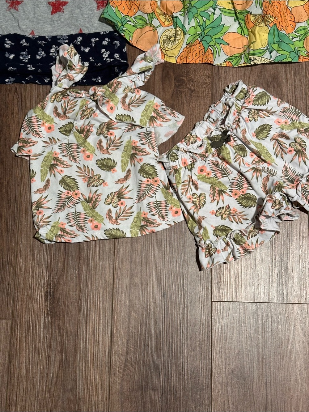 Bundle of Girls 4T Short Sleeve Dresses by Various Brands - Picture 7 of 14
